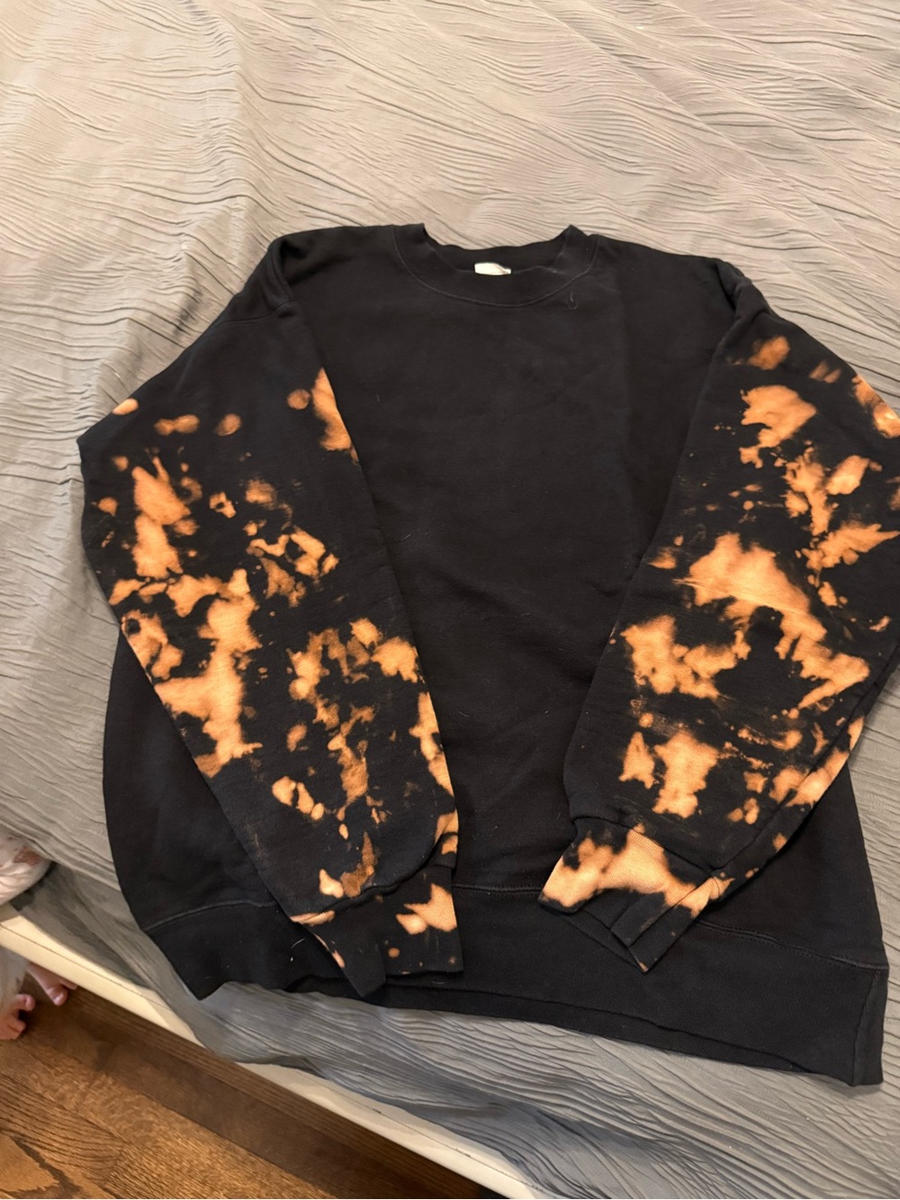 Reverse dyed crewneck